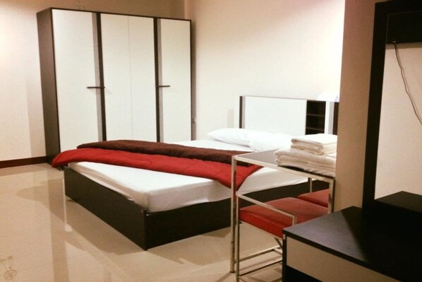Basic Room, 1 Double Bed | Desk, free WiFi
