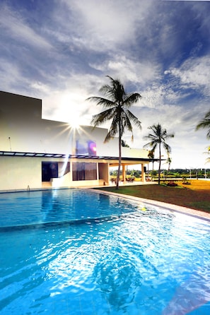 Outdoor pool, open 8 AM to 6 PM, sun loungers
