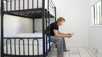 Caja de seguridad en la habitación, wifi gratis y ropa de cama