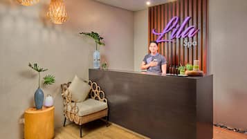 Couples treatment rooms, body treatments, hot stone massages