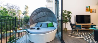 Mr. Brooklyn - By TLV2GO