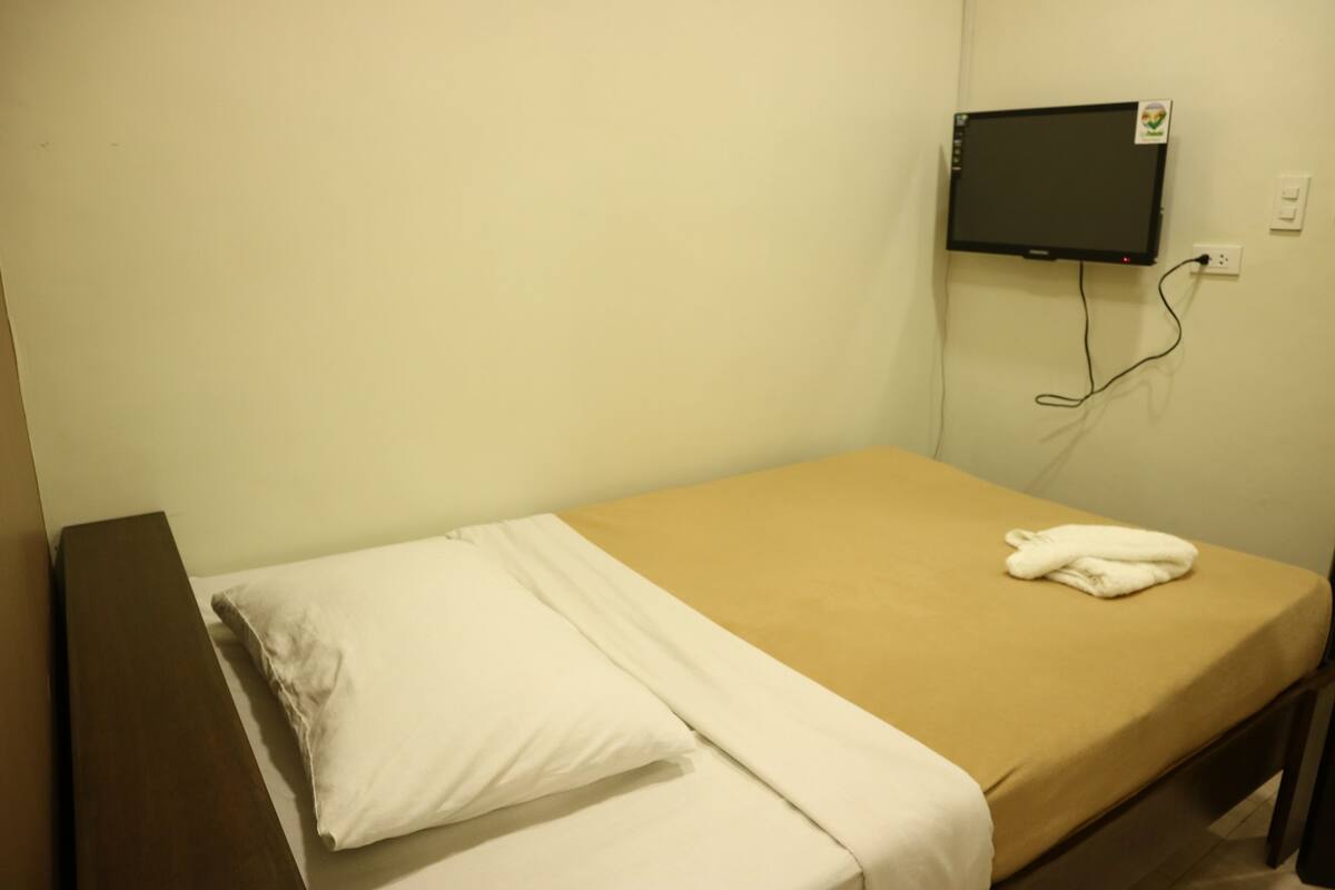 Chambre Simple | Bureau, lits pliants/supplémentaires, Wi-Fi gratuit