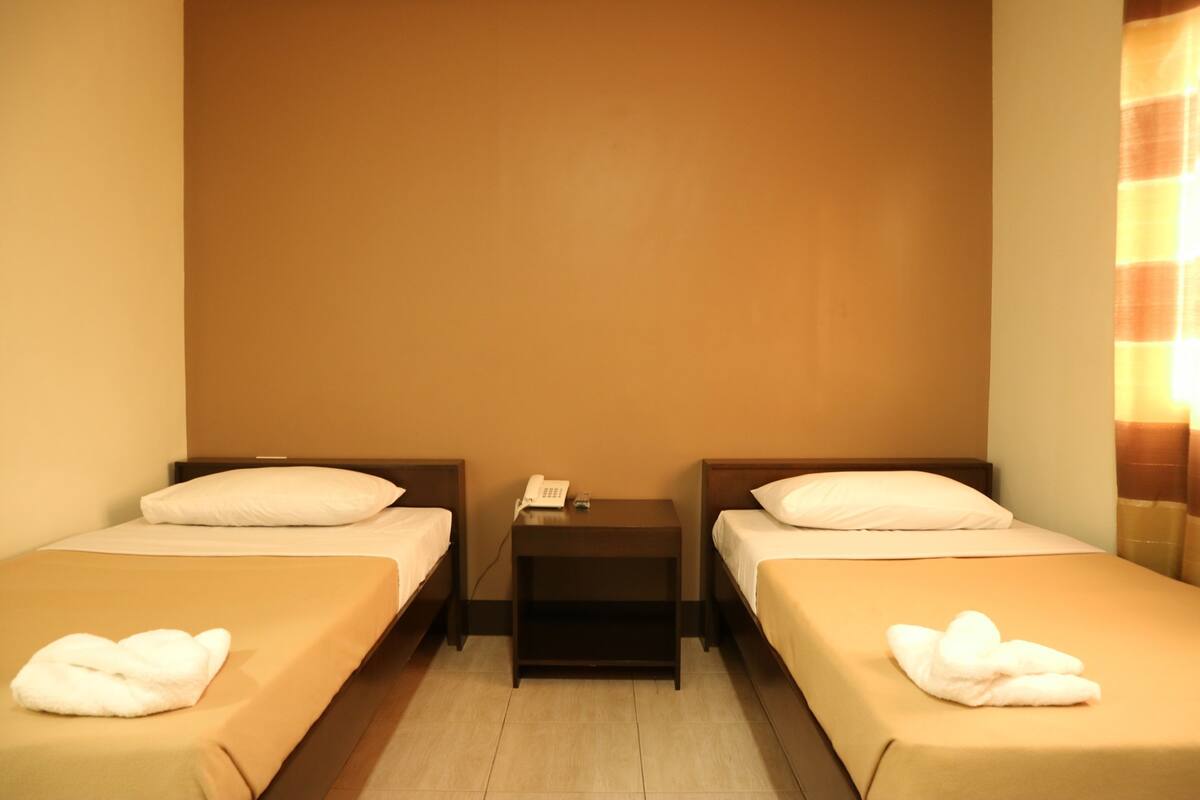 Double Room | Desk, rollaway beds, free WiFi