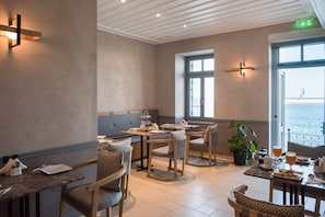 Esmorzar diari d'estil bufet (20 EUR per persona)