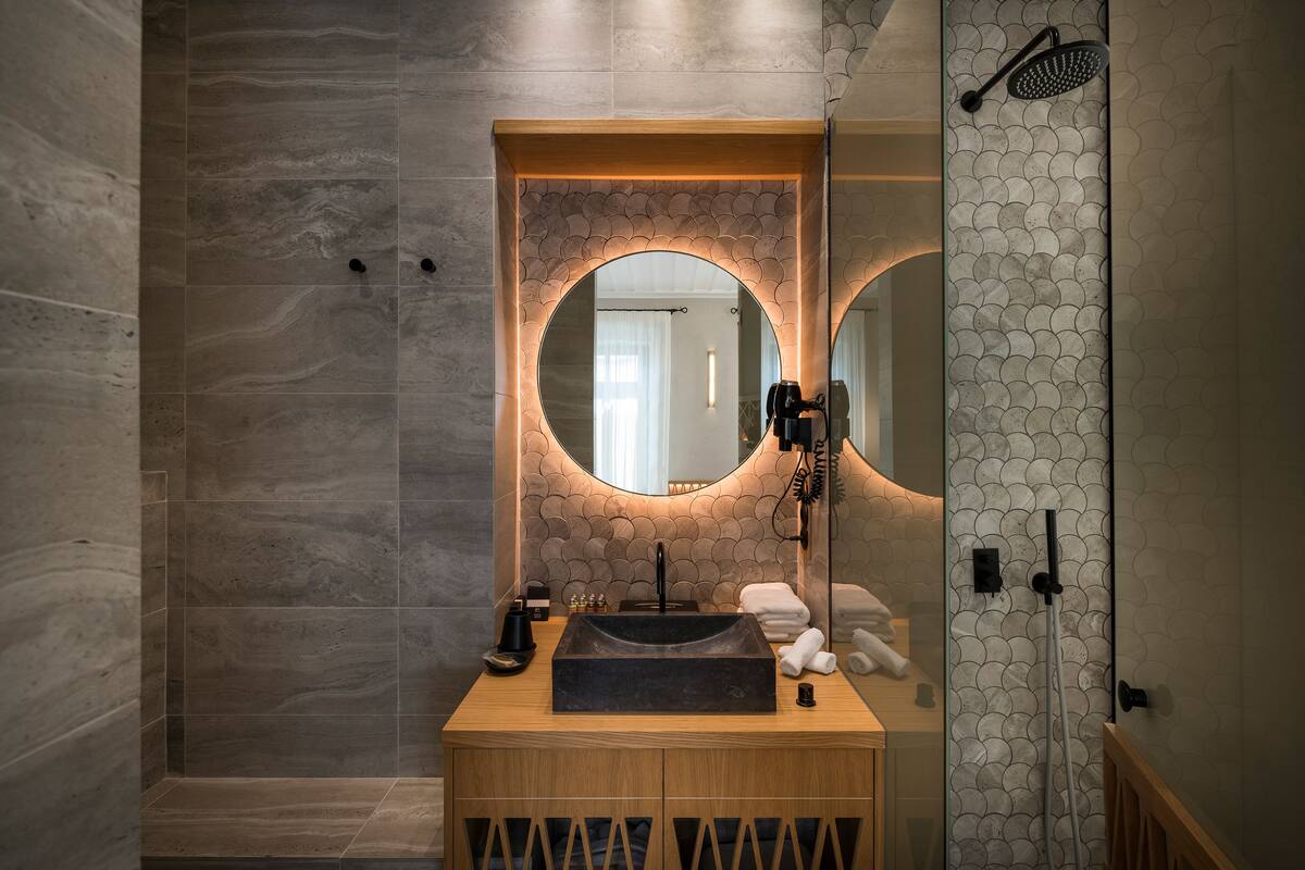 classic double room | bathroom | shower, designer toiletries, hair dryer, bathrobes