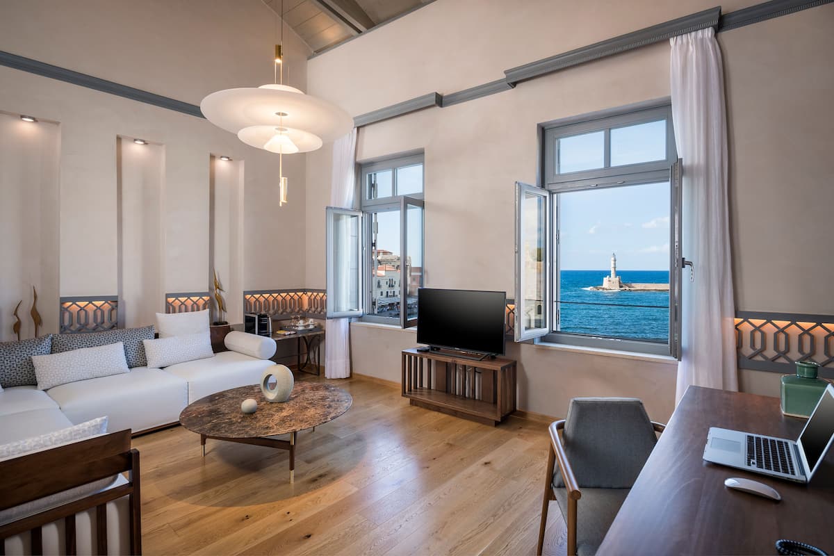 1 bedroom, egyptian cotton sheets, premium bedding, down duvets