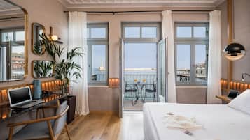 1 bedroom, Egyptian cotton sheets, premium bedding, down duvets