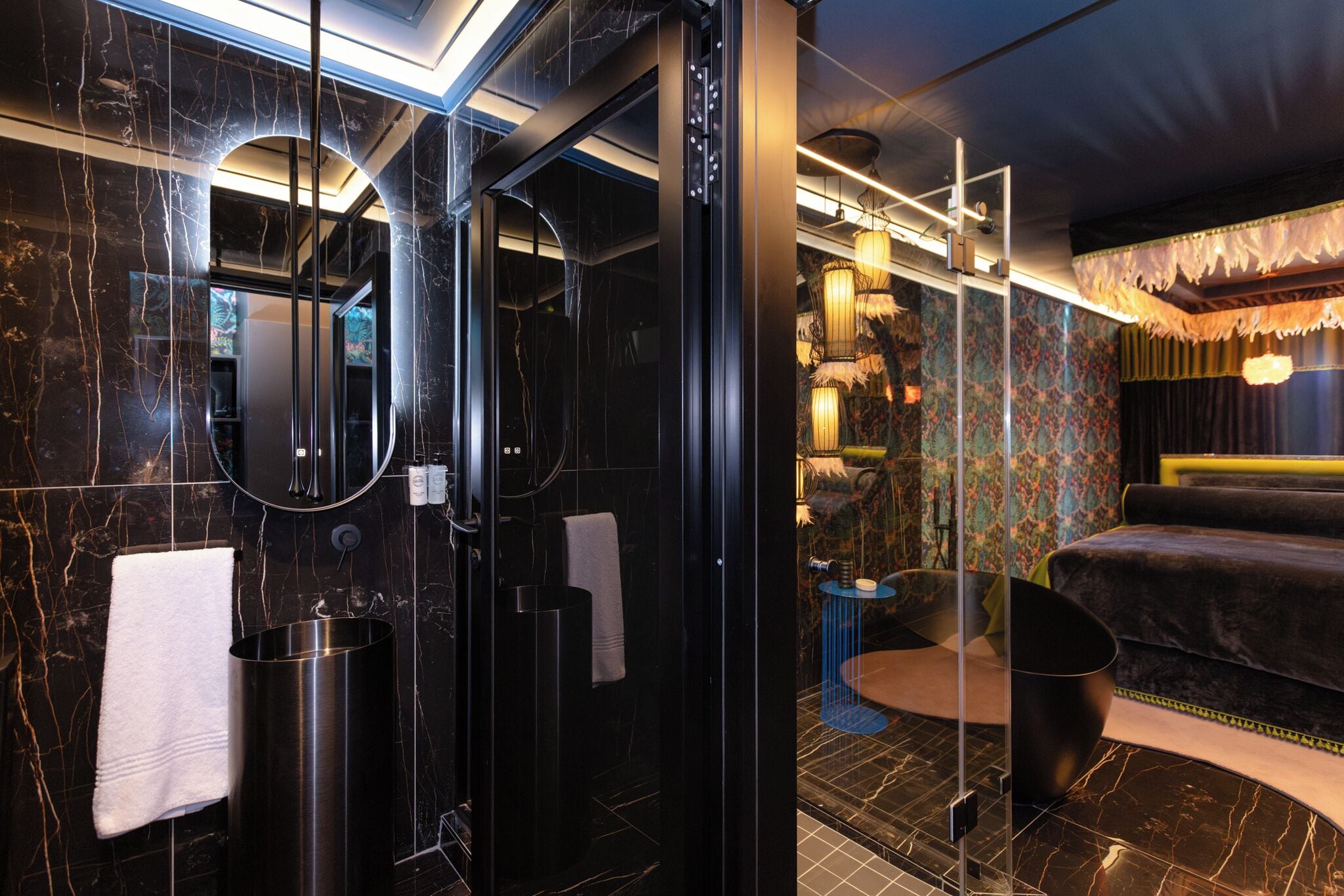 Double Room | Bathroom | Free toiletries, hair dryer