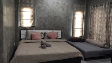 Classic Villa, 2 Bedrooms, Non Smoking, Private Bathroom | 2 bedrooms, premium bedding, desk, laptop workspace