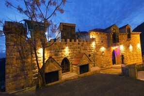 Front of property - evening/night - Remhala Guest House (Remhala)
