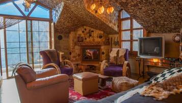 Minibar, decoración personalizada y muebles diferentes