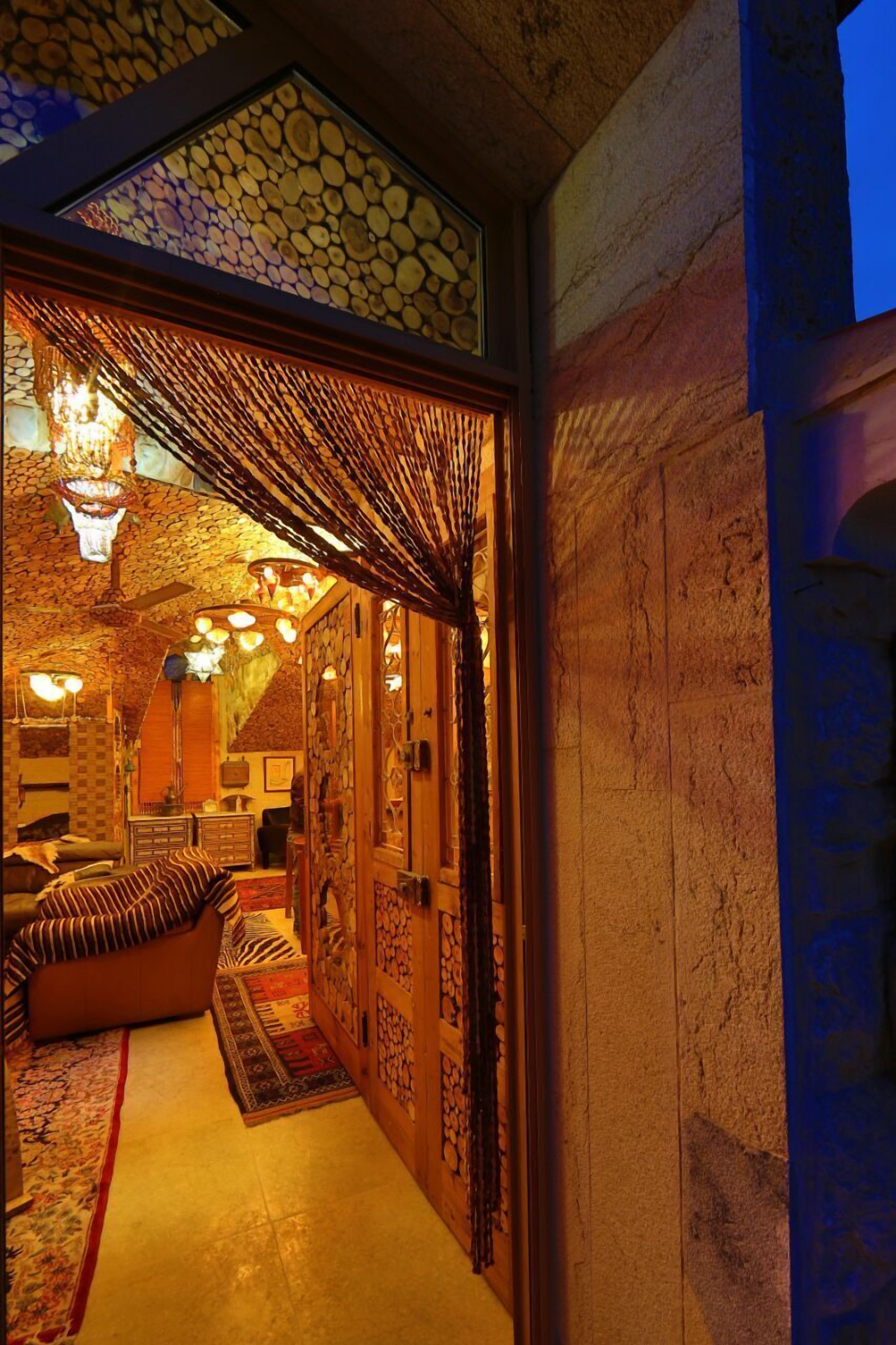 Royal Suite  | Living area | TV