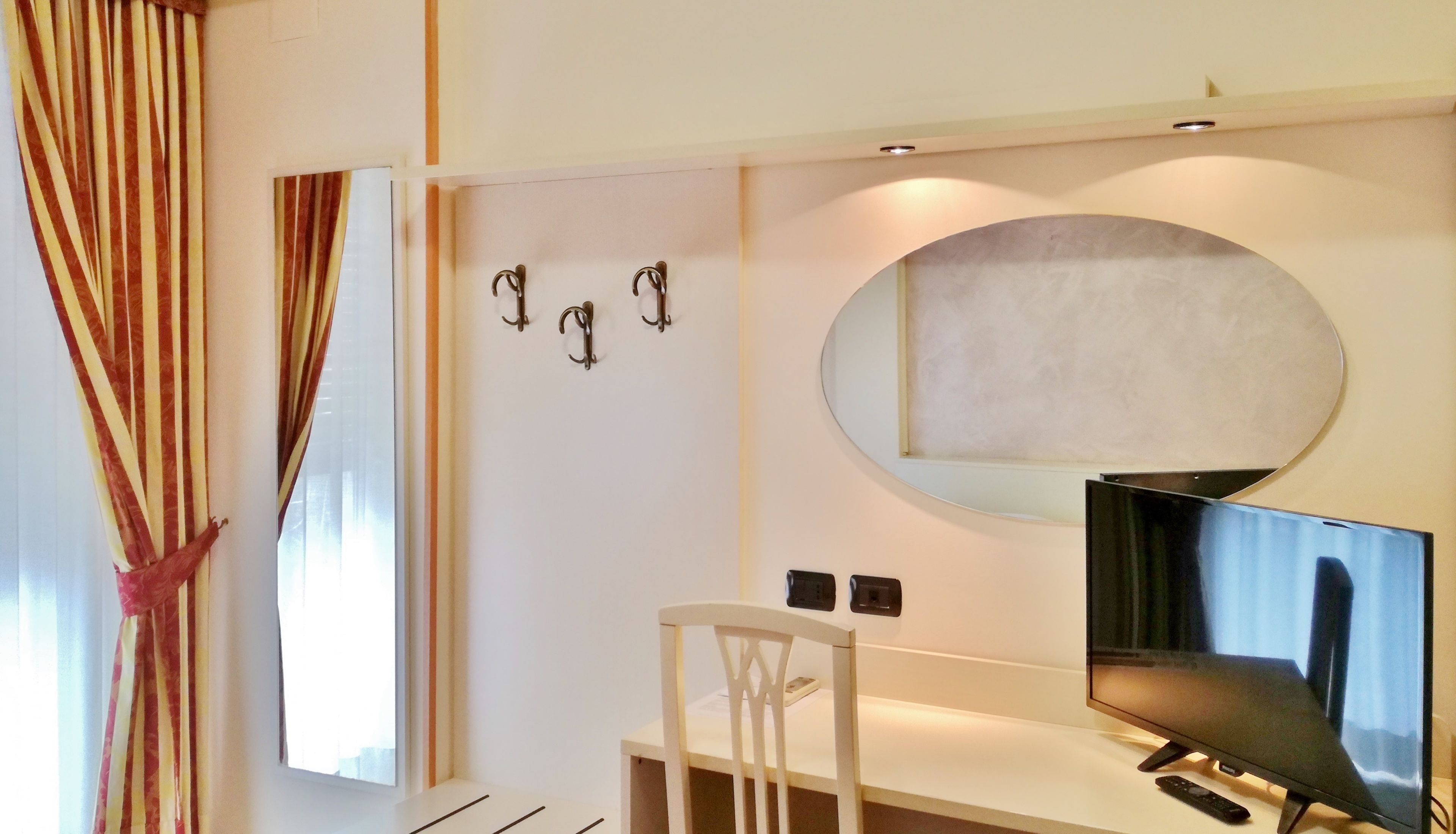 minibar, in-room safe, desk, free wifi