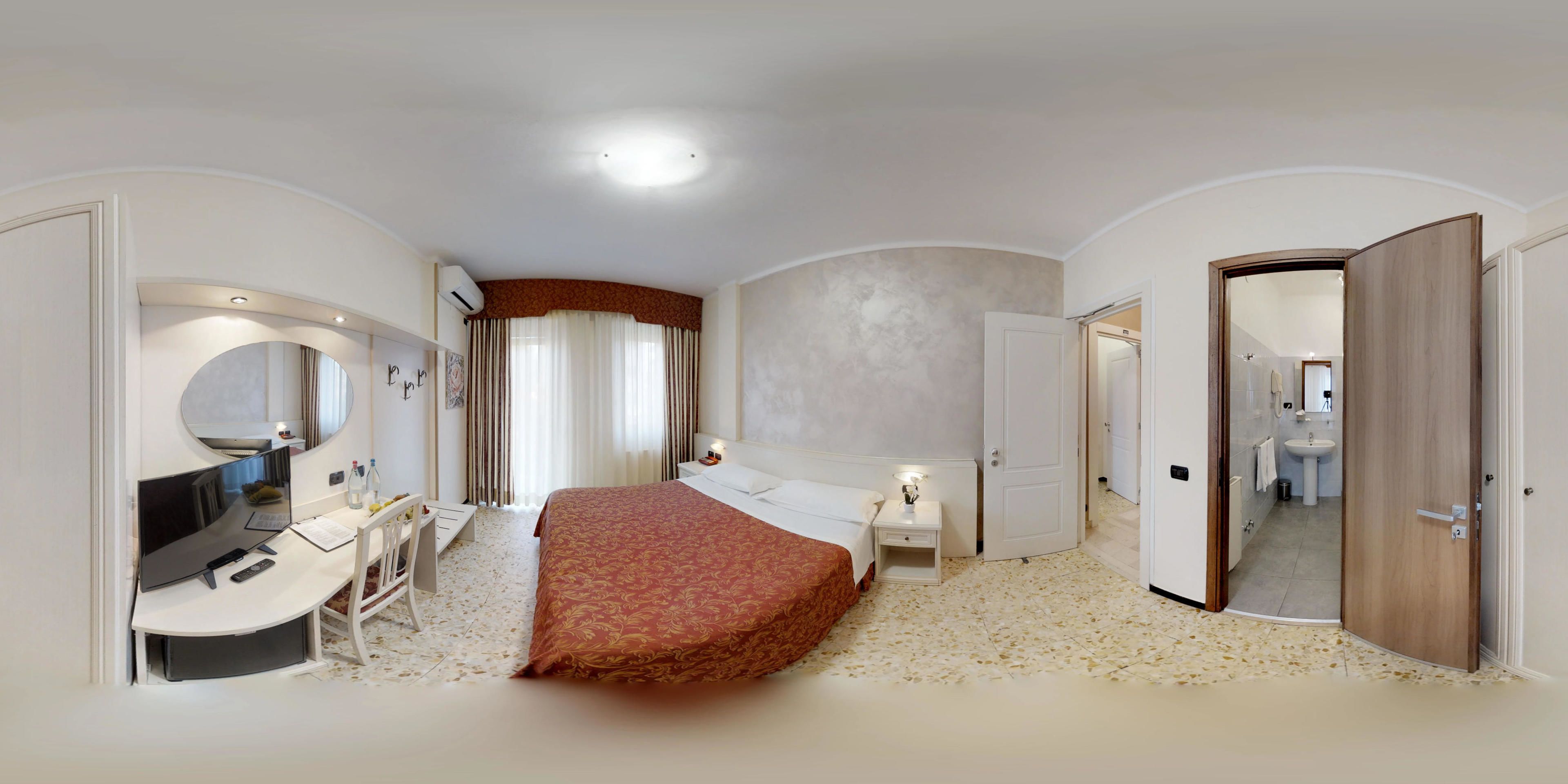 standard double room | minibar, in-room safe, desk, free wifi