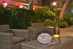 Exterior detail - Gold Hotel (Bordighera)