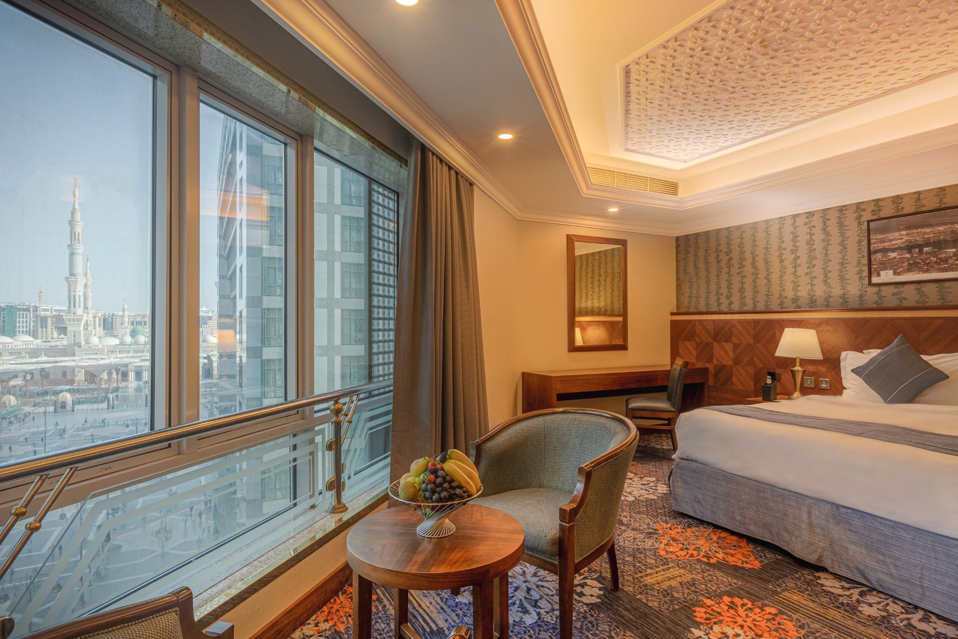 Suite, 3 habitaciones (Haram View) | Minibar, caja de seguridad en la habitación y cortinas blackout 