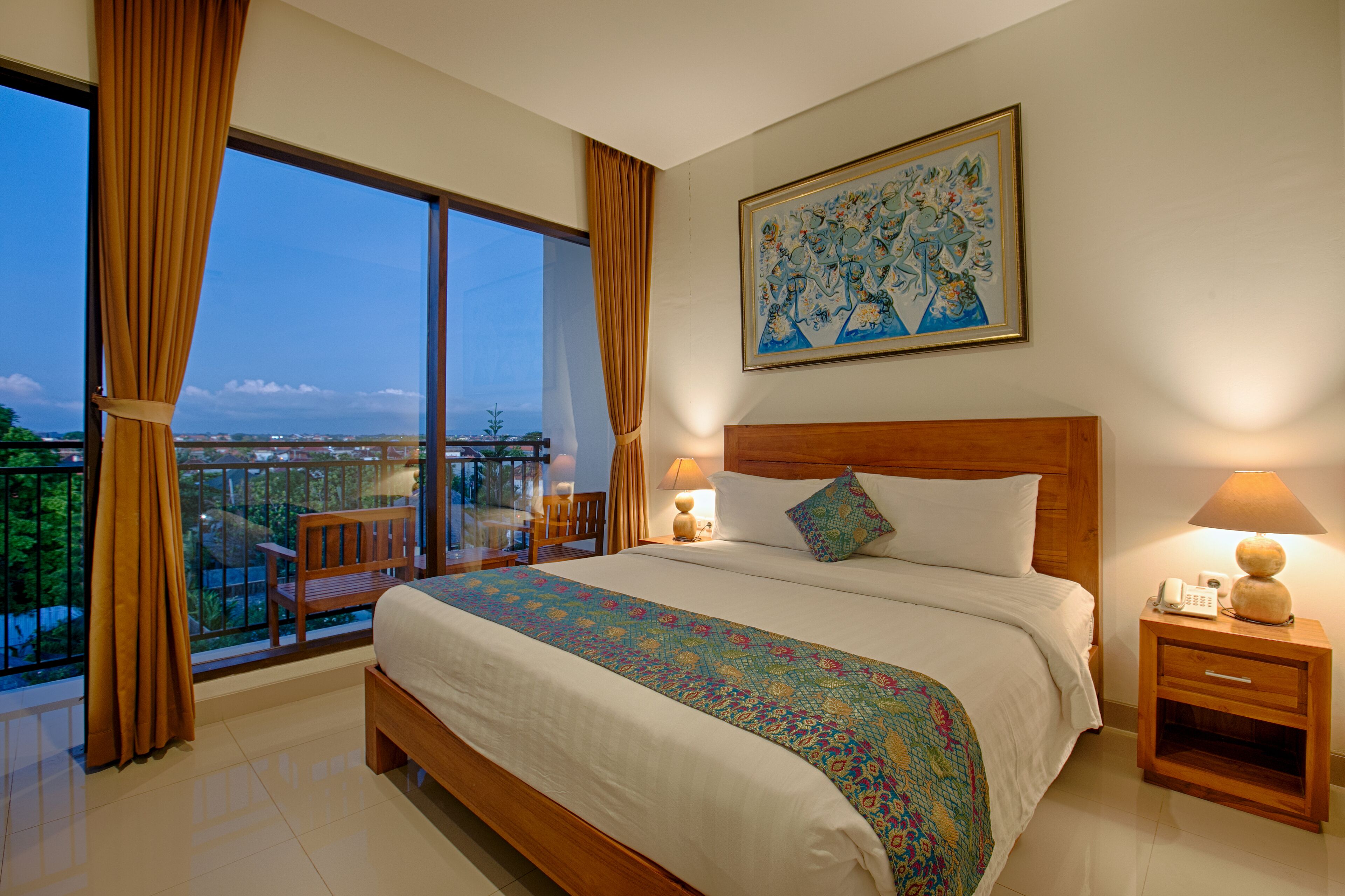 1 chambre, décoration personnalisée, bureau