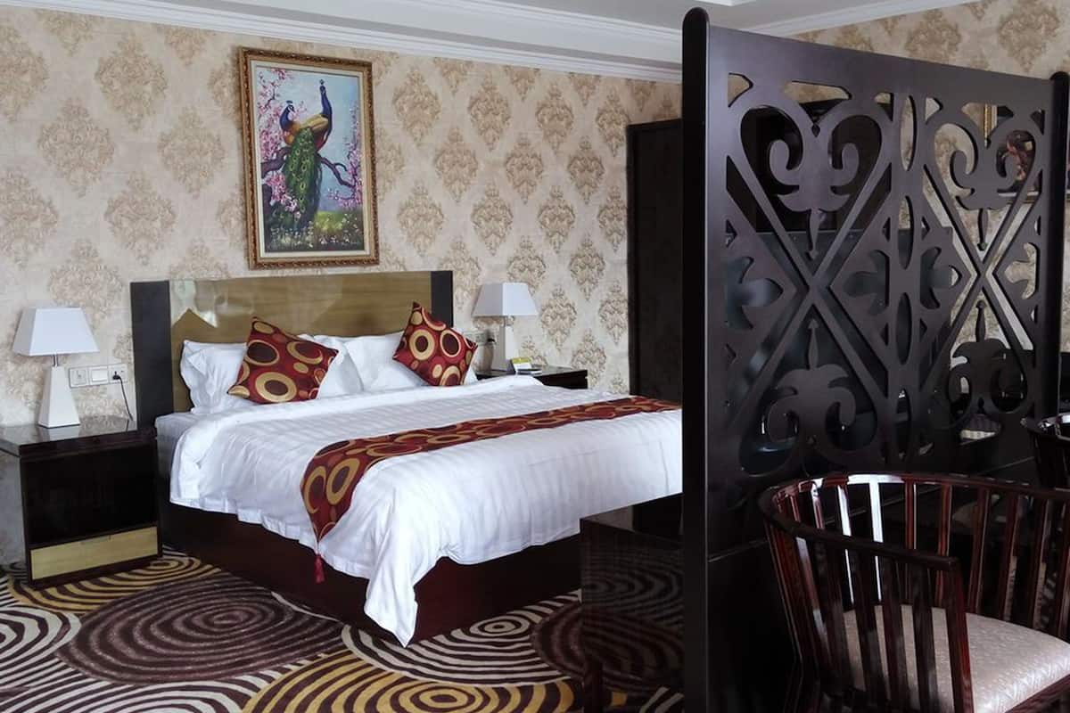 minibar, in-room safe, desk, blackout curtains