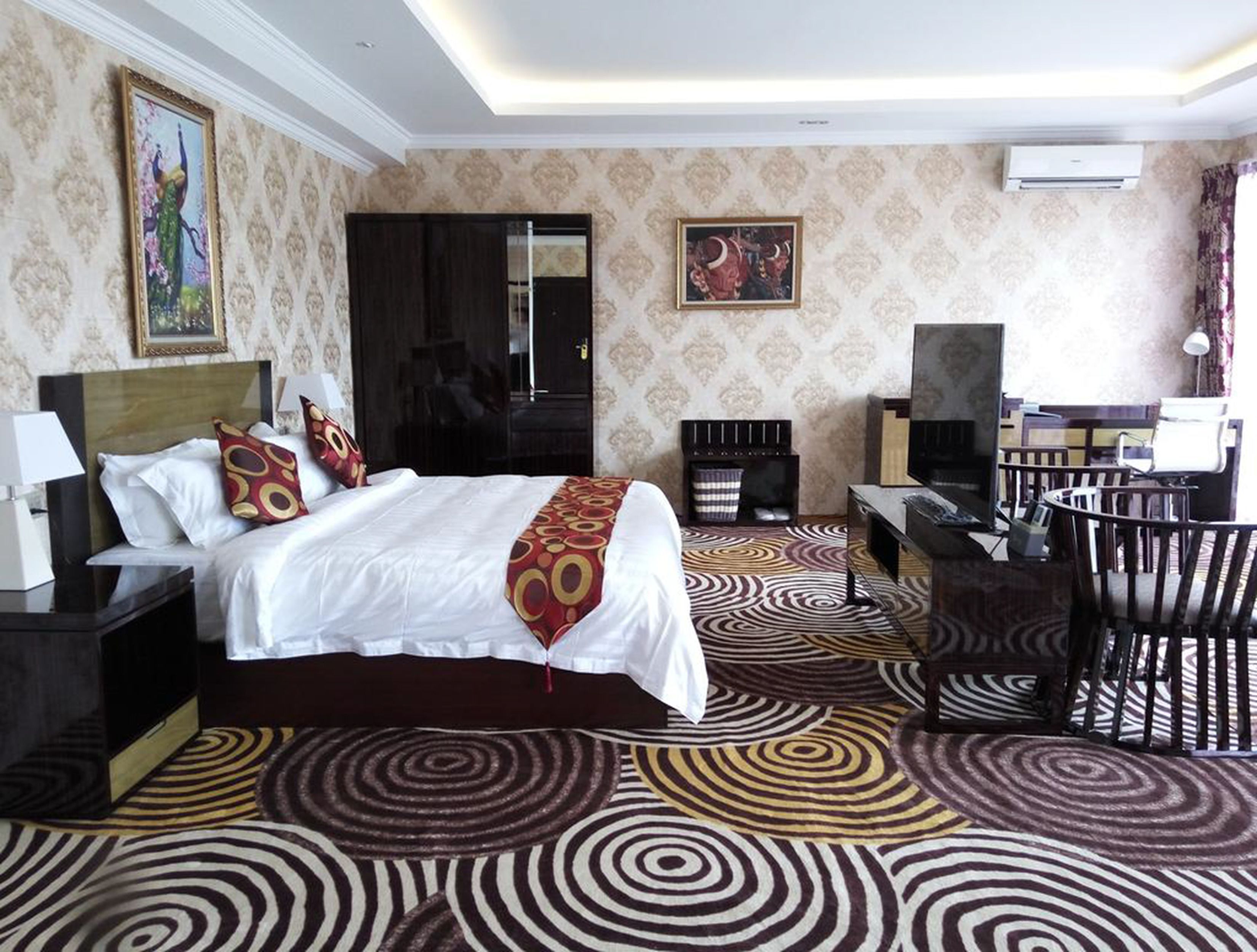 minibar, in-room safe, desk, blackout curtains