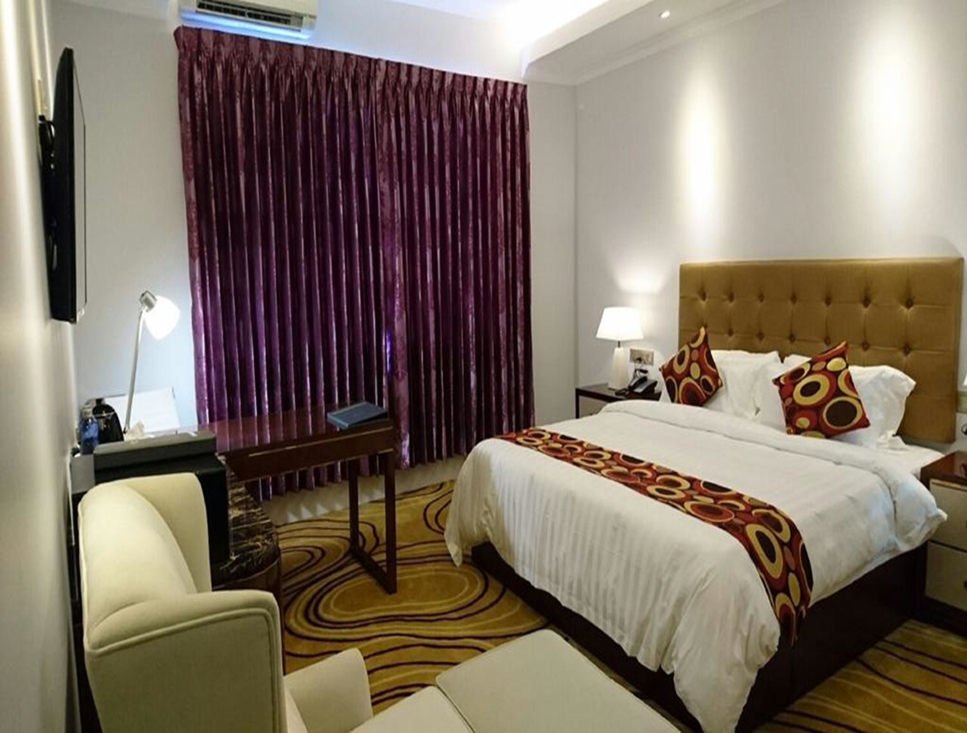 junior double room | minibar, in-room safe, desk, blackout curtains