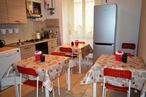 Daily continental breakfast (EUR 5 per person) - Napoli Station B&B (Naples)