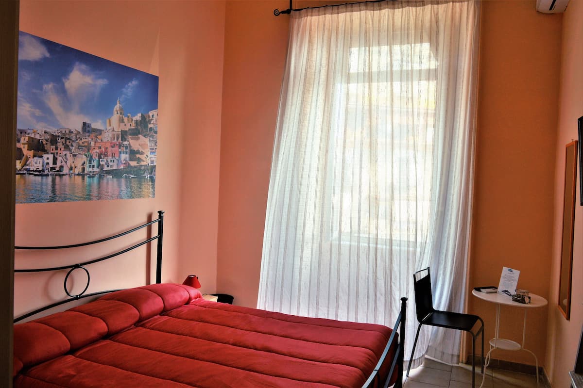 Standard Double Room | 1 bilik tidur, peralatan tempat tidur premium, bar mini