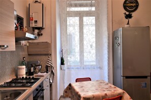 Desayuno continental diario (EUR 5 por persona)