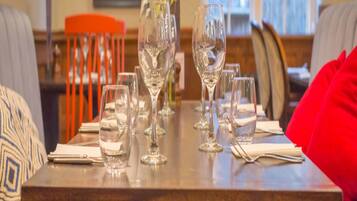 Mittagessen und Abendessen, lokale KĂŒche