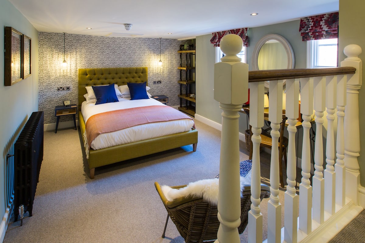 Signature Room, 1 King Bed, Bathtub | View from room