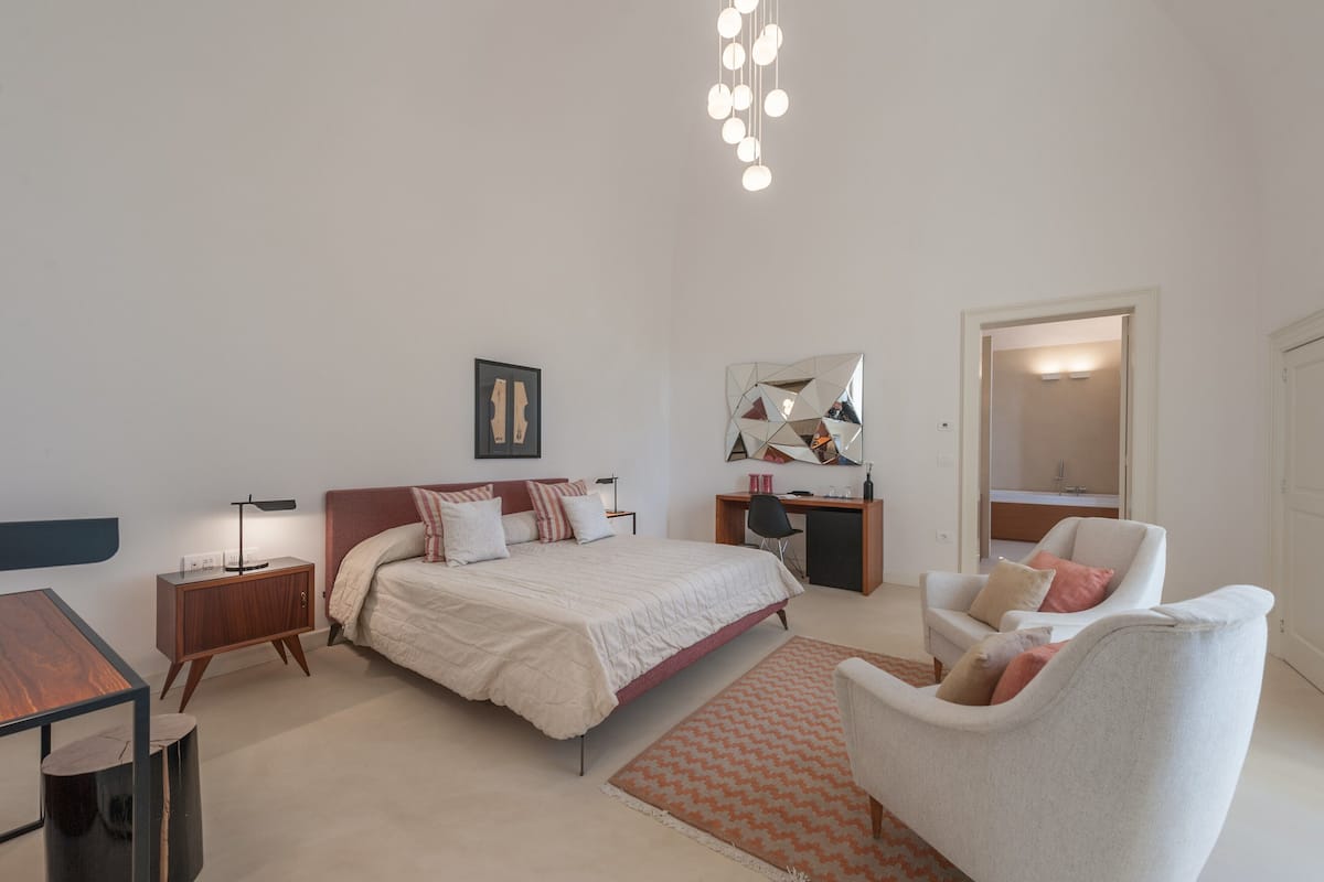 Junior Suite | 1 bedroom, premium bedding, minibar, in-room safe