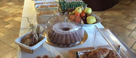 Petit déjeuner buffet servi tous les jours en supplément