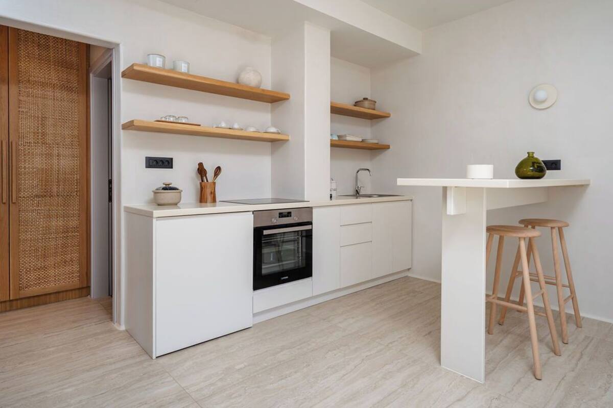 family house, private pool | private kitchen | mini-fridge