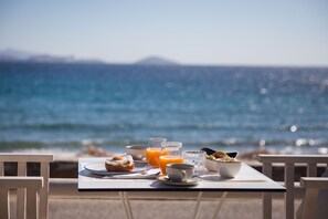 Daily full breakfast for a fee