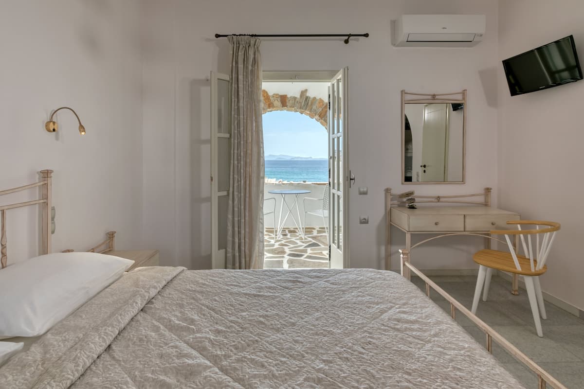 superior room, sea view | 1 bedroom, premium bedding, memory-foam beds, desk