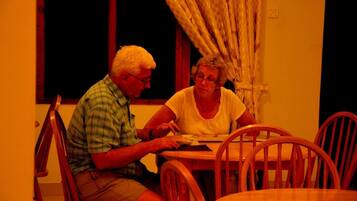 Se sirven desayunos, comidas y cenas