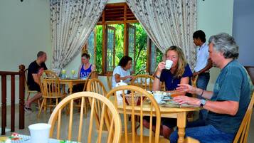 Breakfast, lunch and dinner served