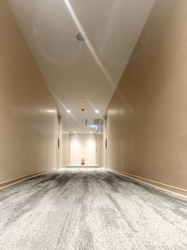 Good Hotel