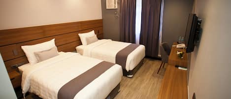 Kamar Double Standar | Meja kerja dan Wi-Fi gratis