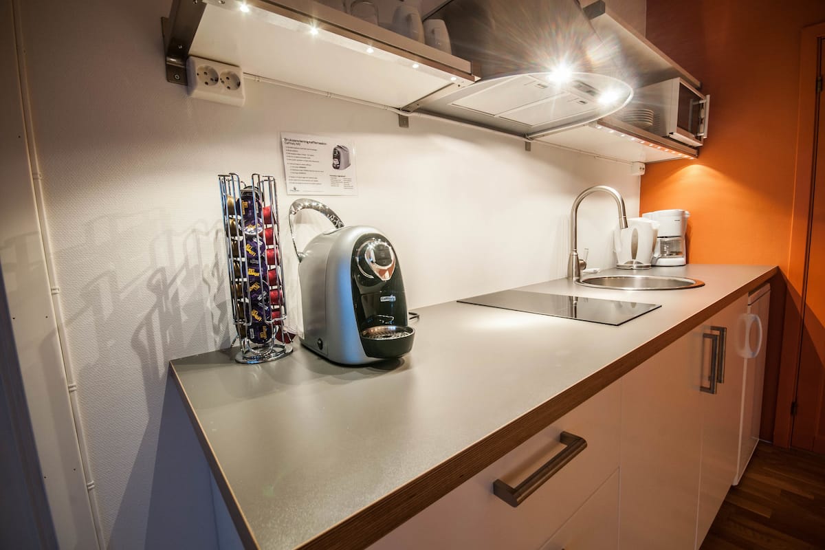 apartment, 2 bedrooms | coffee and/or coffee maker