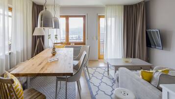 Departamento, 2 habitaciones, balcón, vista a la montaña | Servicio a la habitación