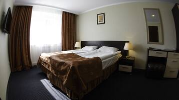 In-room safe, desk, iron/ironing board, free WiFi