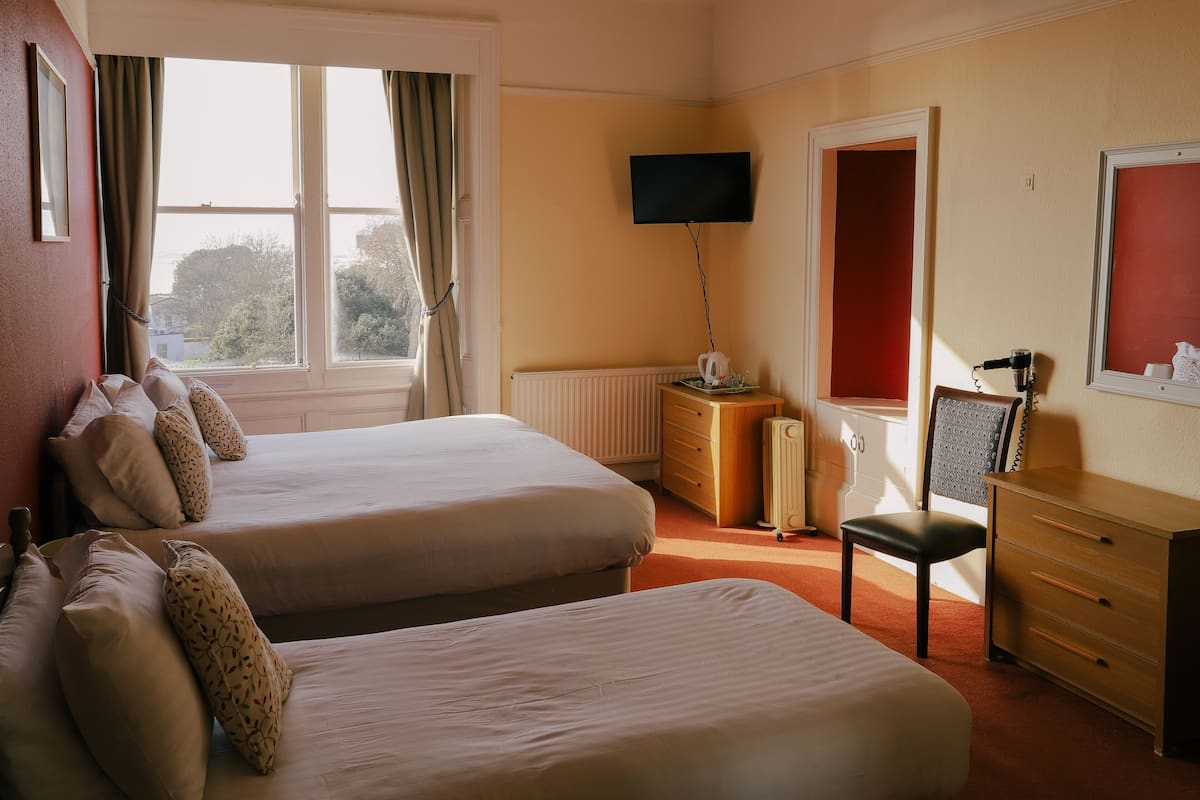 Deluxe Double Room, 1 King Bed, Sea View | Hypo-allergenic bedding, desk, blackout curtains, iron/ironing board