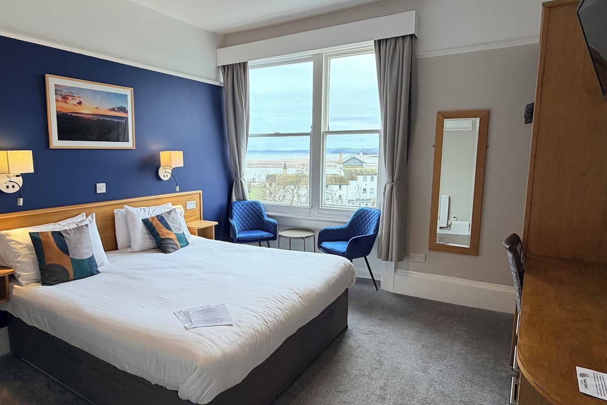 Deluxe Double Room, 1 King Bed, Sea View | Hypo-allergenic bedding, desk, blackout curtains, iron/ironing board