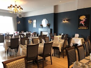 Dining - Manor Hotel (Exmouth)