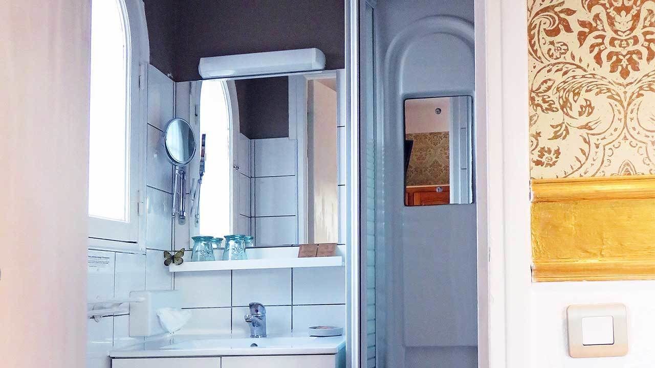 premium double room | bathroom | shower, free toiletries, hair dryer, towels