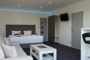 Deluxe Studio, Kitchenette (A - with Terrace)