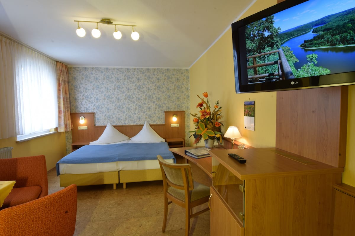 In-room safe, rollaway beds, free WiFi