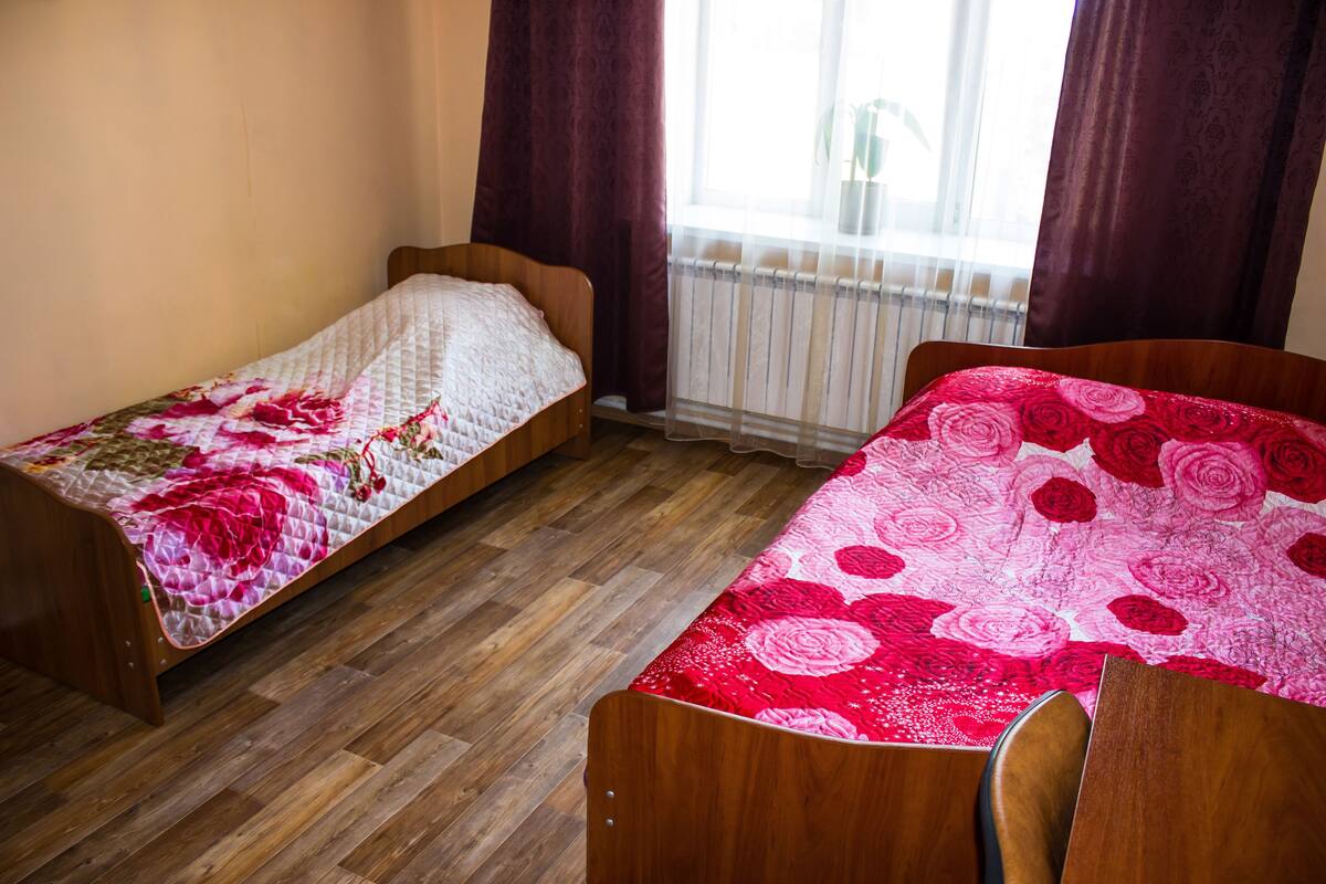 Economy Triple Room | Hypo-allergenic bedding, in-room safe, desk, iron/ironing board