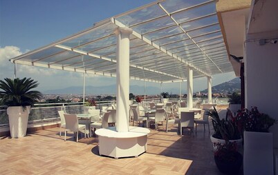 Hotel Paradiso