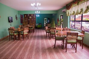 Restaurant - Pilgrims Brook Hotels Ltd (Lagos)